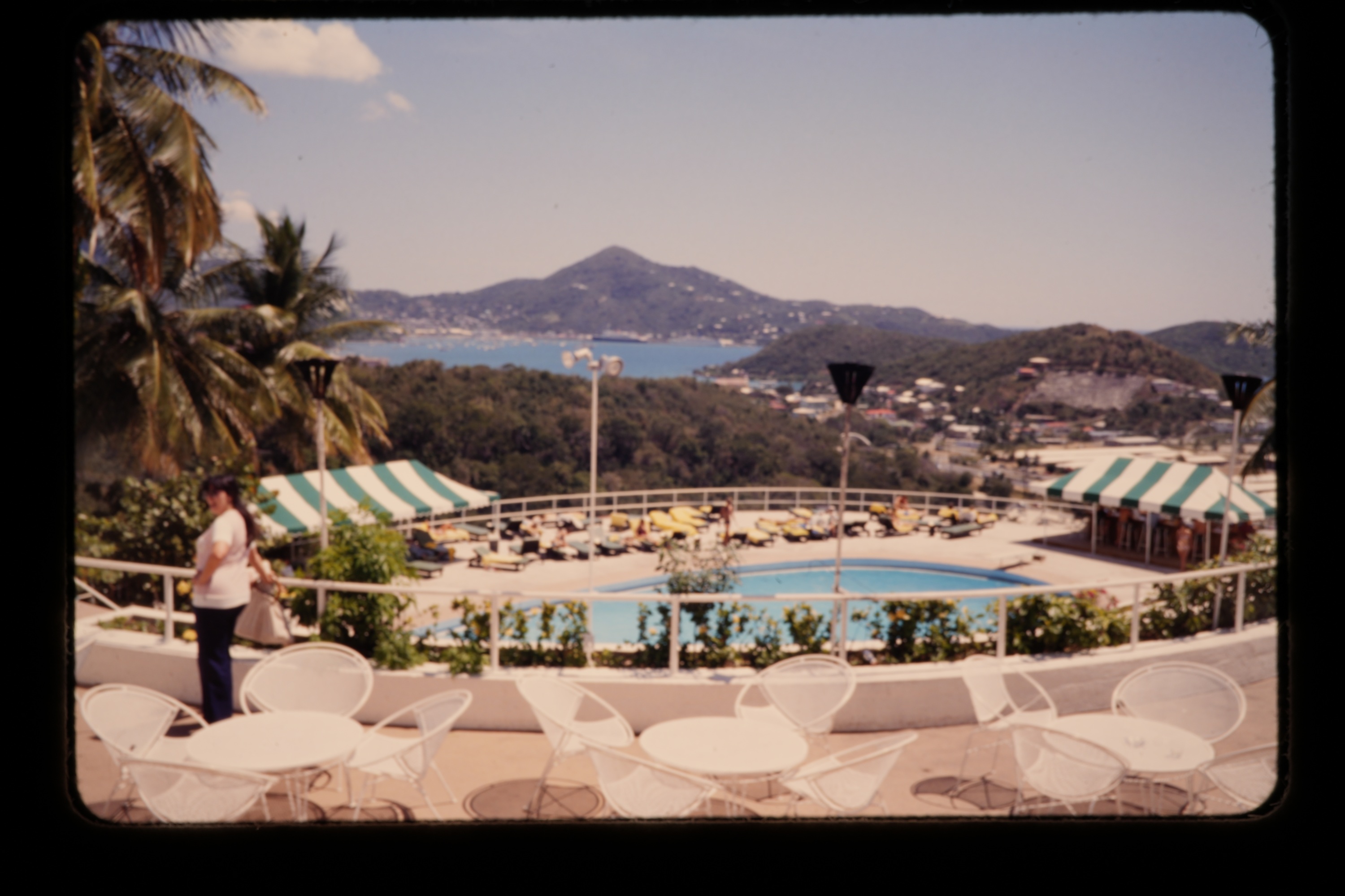 Source capture: Pool overlook